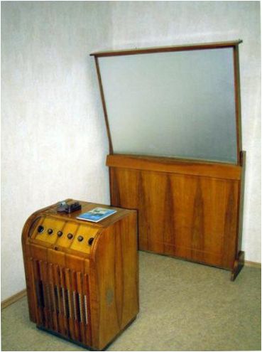 TV con schermo di proiezione dell'URSS
